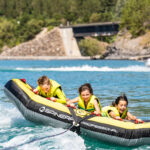 Bouées tractées à Savines-le-Lac sur le lac de Serre-Ponçon